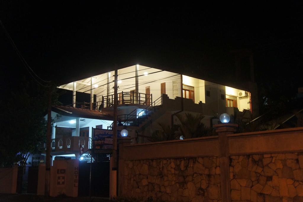 Sam'S Guest House Unawatuna Buitenkant foto