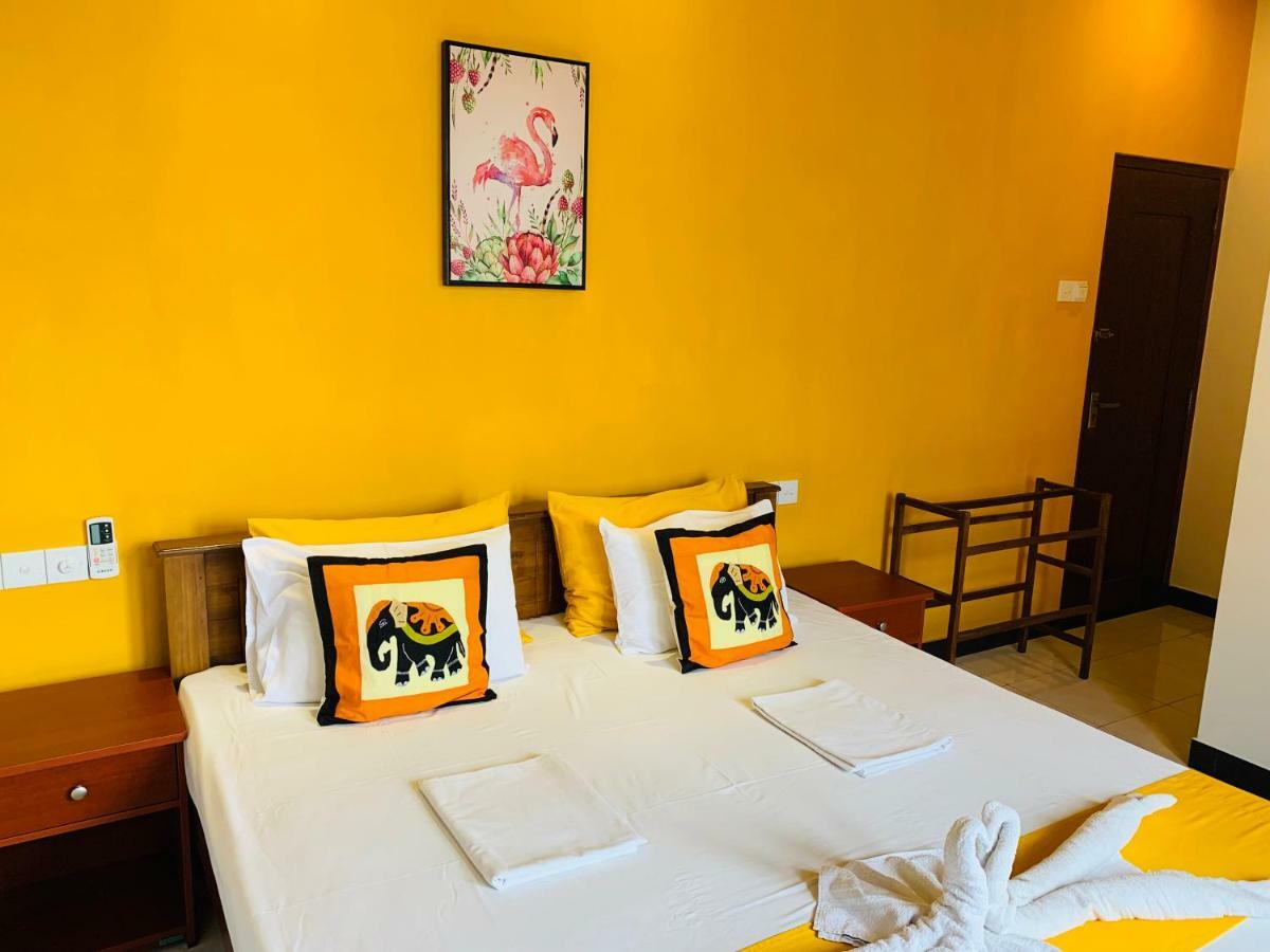 Sam'S Guest House Unawatuna Buitenkant foto