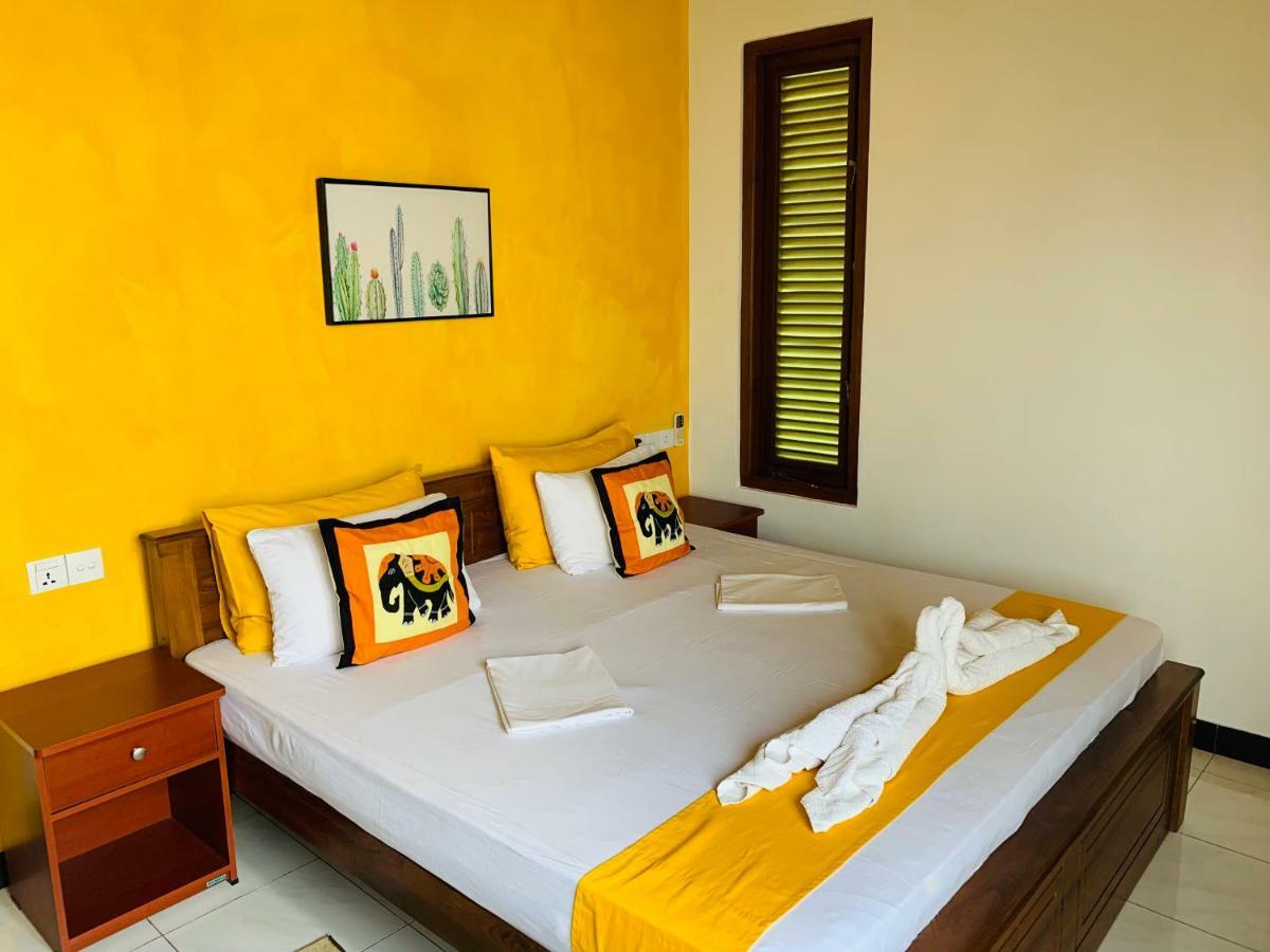 Sam'S Guest House Unawatuna Buitenkant foto