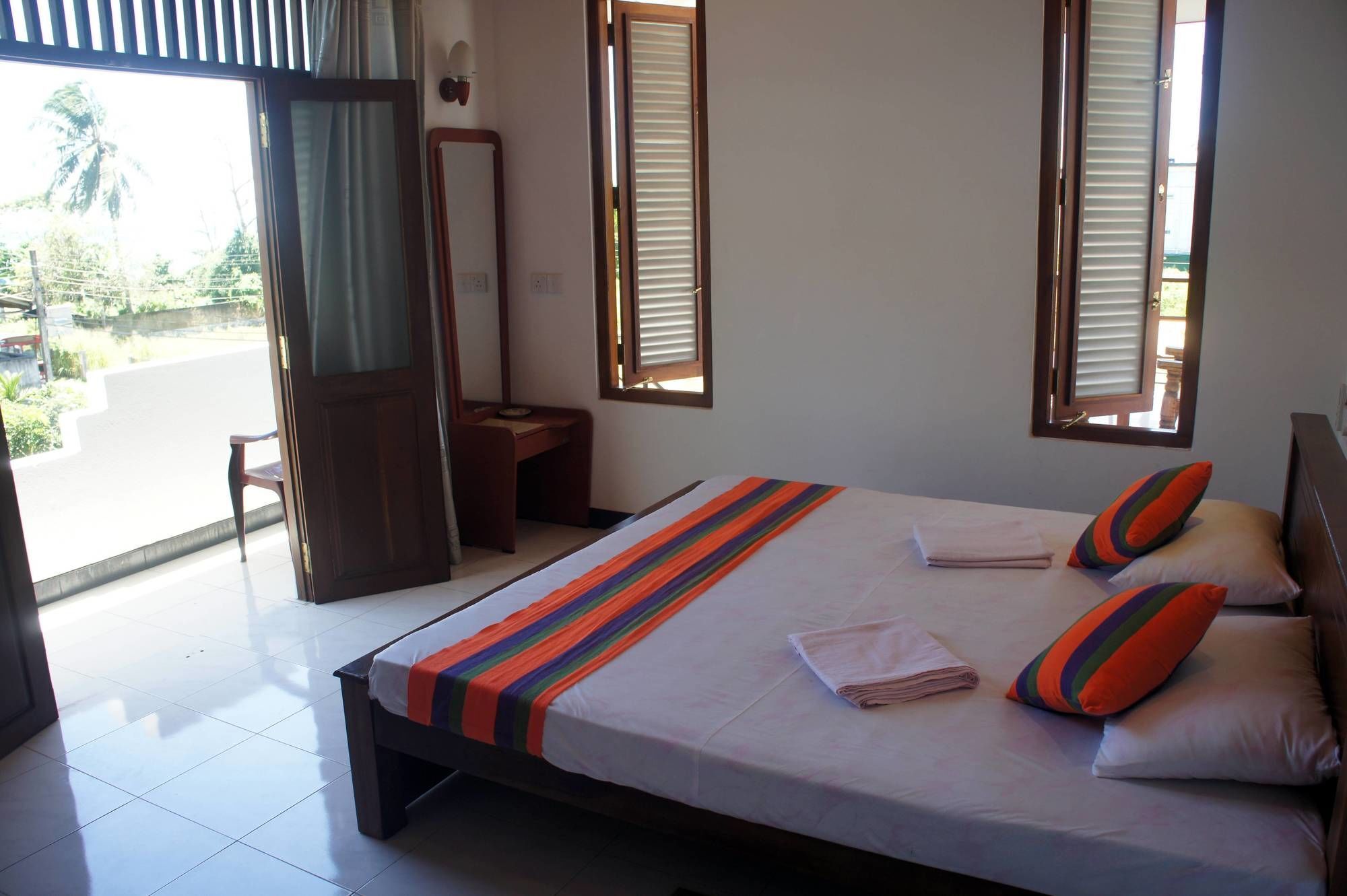 Sam'S Guest House Unawatuna Buitenkant foto
